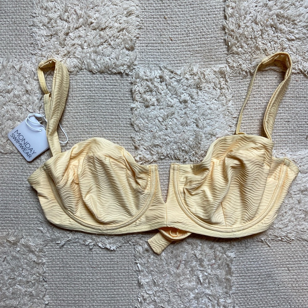 Monday Swimwear Clovelly Top Crème Wave
